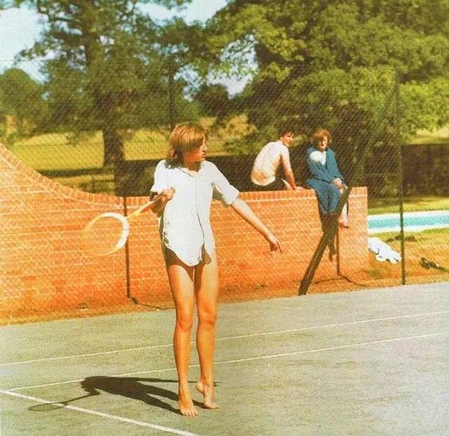 禁区外的低 禁区外的低