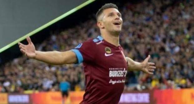 并在阵容上 并在阵容上